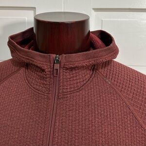 Lululemon Engineered Warmth Hoodie Sweater Size XS Merino Wool Smoky Red $178